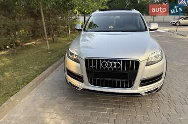 Внедорожник / Кроссовер Audi Q7 2013 в 