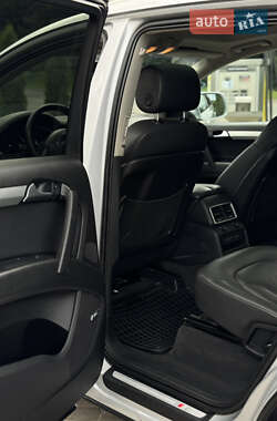 Внедорожник / Кроссовер Audi Q7 2011 в 