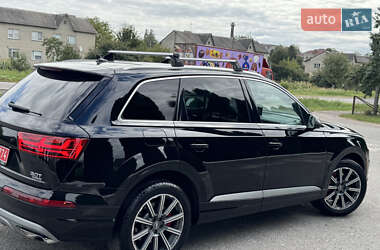 Позашляховик / Кросовер Audi Q7 2017 в 