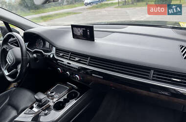 Позашляховик / Кросовер Audi Q7 2017 в 