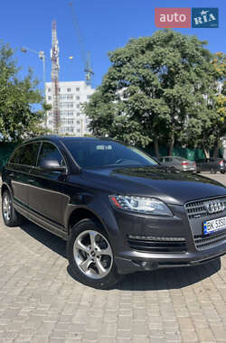 Позашляховик / Кросовер Audi Q7 2015 в 