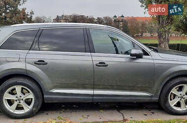 Внедорожник / Кроссовер Audi Q7 2016 в 