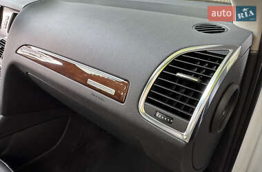 Позашляховик / Кросовер Audi Q7 2012 в 
