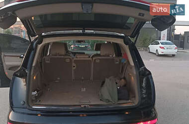 Позашляховик / Кросовер Audi Q7 2015 в 