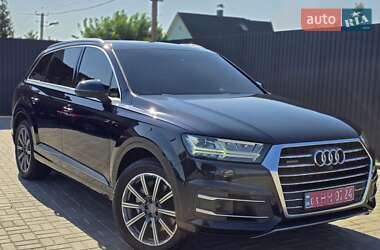 Внедорожник / Кроссовер Audi Q7 2016 в 