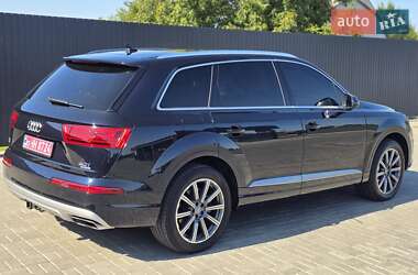 Внедорожник / Кроссовер Audi Q7 2016 в 
