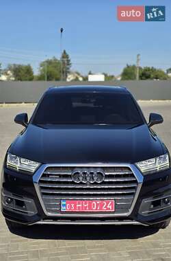Внедорожник / Кроссовер Audi Q7 2016 в 