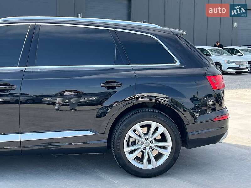 Позашляховик / Кросовер Audi Q7 2017 в Львові