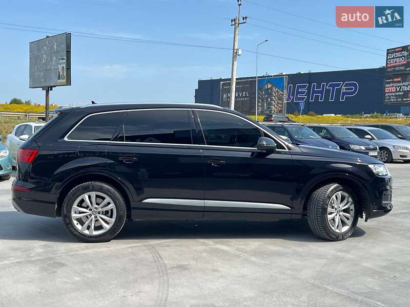 Позашляховик / Кросовер Audi Q7 2017 в Львові