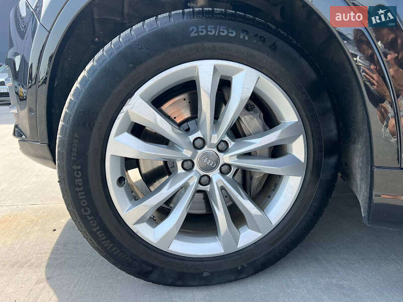 Позашляховик / Кросовер Audi Q7 2017 в Львові