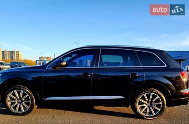 Внедорожник / Кроссовер Audi Q7 2017 в 