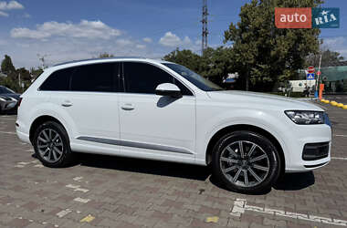 Позашляховик / Кросовер Audi Q7 2016 в 