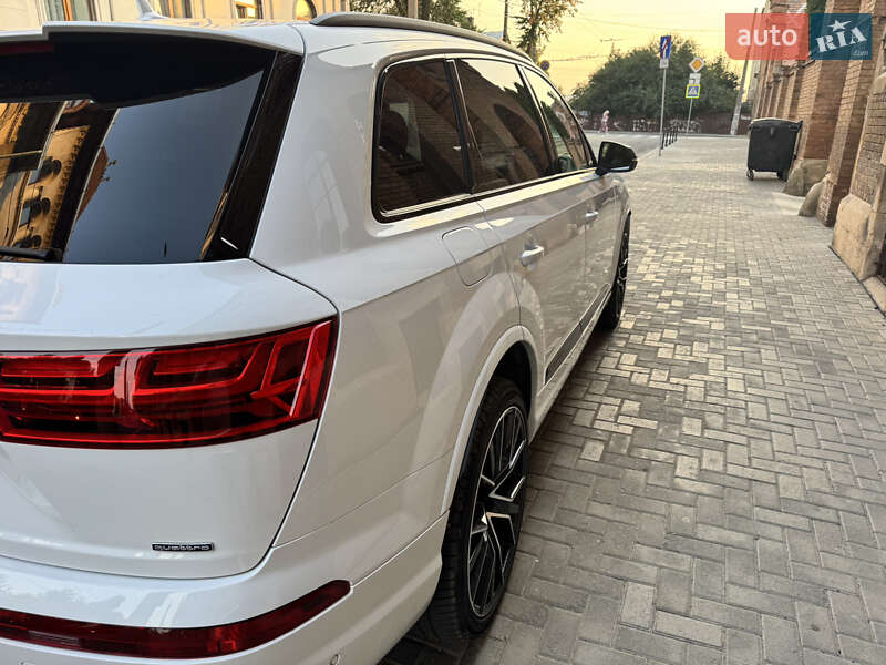Внедорожник / Кроссовер Audi Q7 2019 в Черновцах