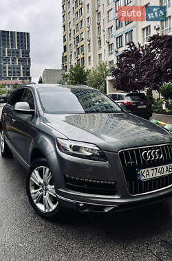 Позашляховик / Кросовер Audi Q7 2011 в 