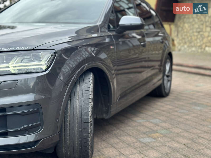 Внедорожник / Кроссовер Audi Q7 2018 в Яремче