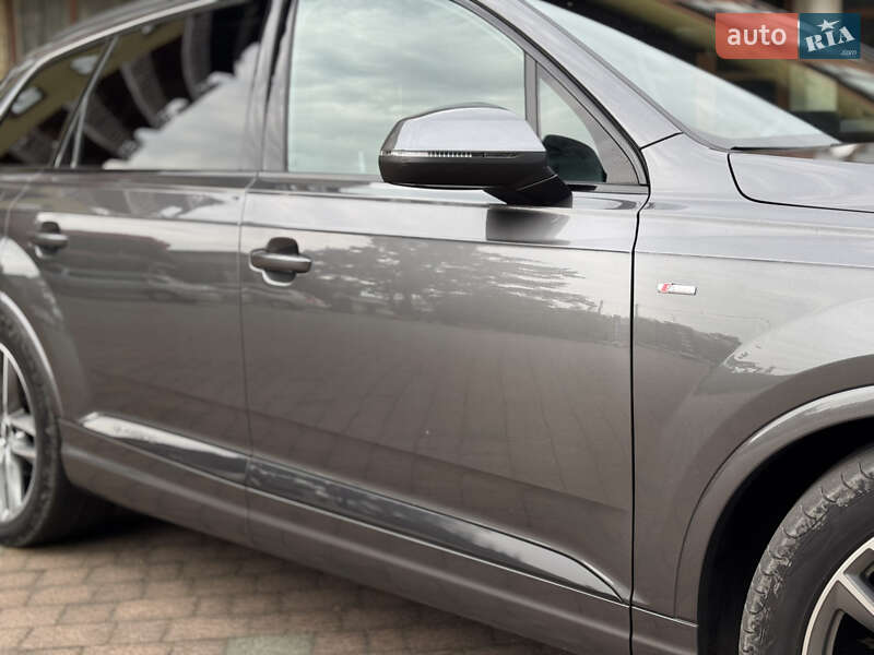 Внедорожник / Кроссовер Audi Q7 2018 в Яремче