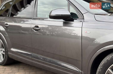 Внедорожник / Кроссовер Audi Q7 2018 в 