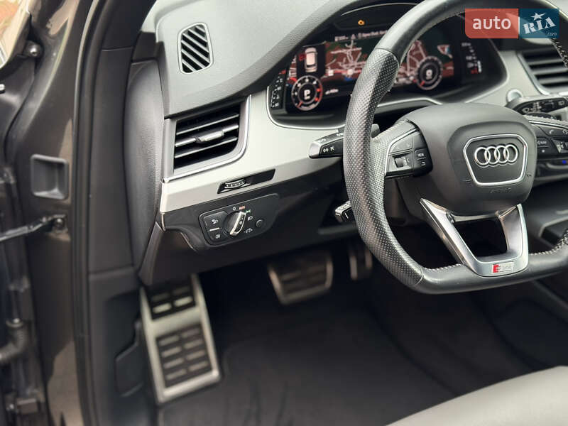 Внедорожник / Кроссовер Audi Q7 2018 в Яремче