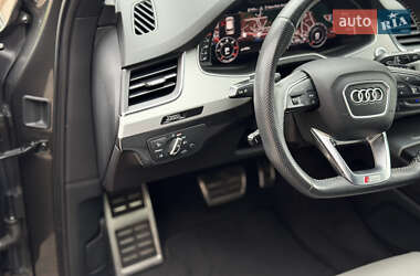 Внедорожник / Кроссовер Audi Q7 2018 в 