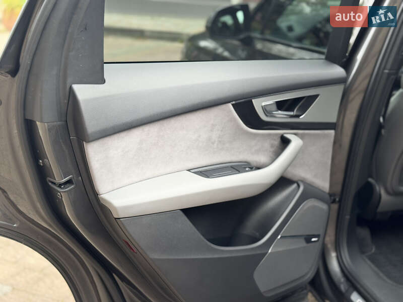 Внедорожник / Кроссовер Audi Q7 2018 в Яремче