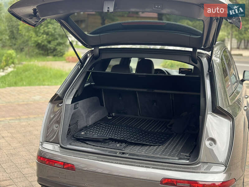 Внедорожник / Кроссовер Audi Q7 2018 в Яремче