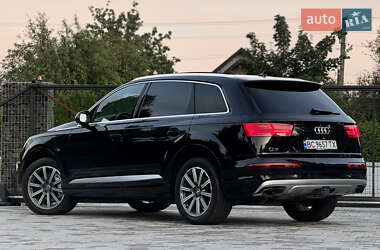 Позашляховик / Кросовер Audi Q7 2018 в 