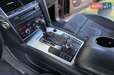 Позашляховик / Кросовер Audi Q7 2006 в 