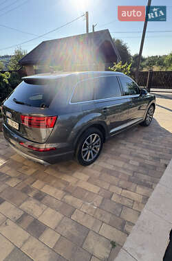 Внедорожник / Кроссовер Audi Q7 2018 в 