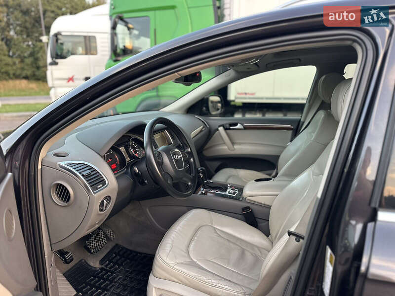 Позашляховик / Кросовер Audi Q7 2010 в Стрию