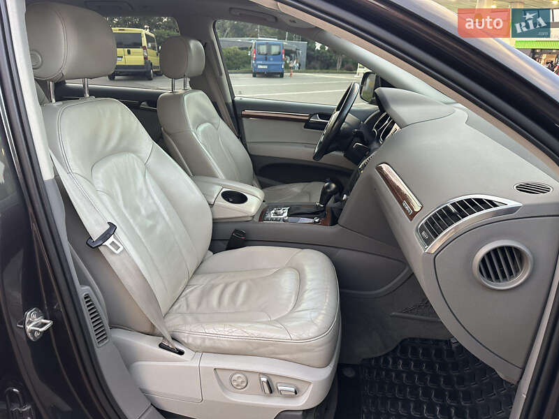 Позашляховик / Кросовер Audi Q7 2010 в Стрию