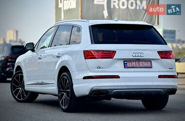 Позашляховик / Кросовер Audi Q7 2017 в 