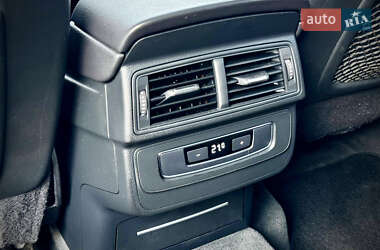 Позашляховик / Кросовер Audi Q7 2017 в 