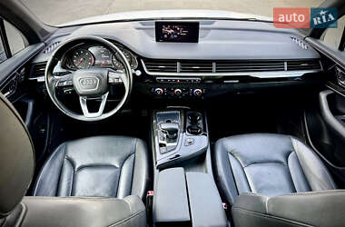 Позашляховик / Кросовер Audi Q7 2017 в 