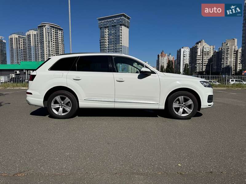 Внедорожник / Кроссовер Audi Q7 2018 в Киеве