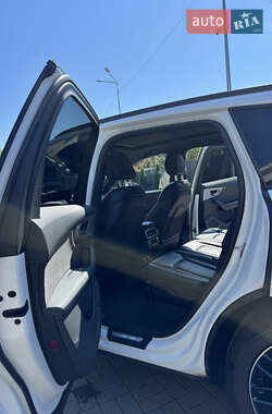 Внедорожник / Кроссовер Audi Q7 2017 в 