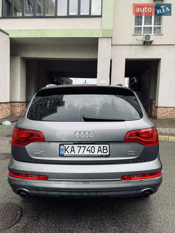 Внедорожник / Кроссовер Audi Q7 2011 в Вишневом