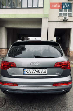 Позашляховик / Кросовер Audi Q7 2011 в 