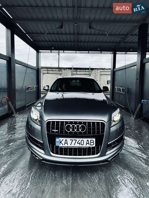 Внедорожник / Кроссовер Audi Q7 2011 в Вишневом