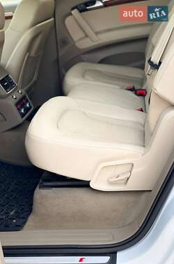 Внедорожник / Кроссовер Audi Q7 2013 в 