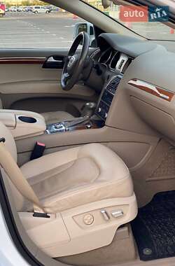 Внедорожник / Кроссовер Audi Q7 2013 в 