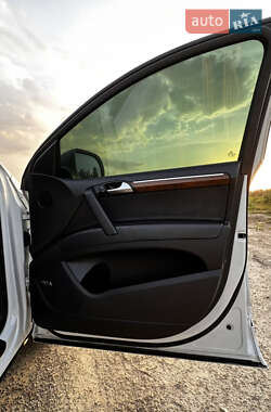 Внедорожник / Кроссовер Audi Q7 2012 в 