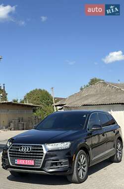 Позашляховик / Кросовер Audi Q7 2017 в 