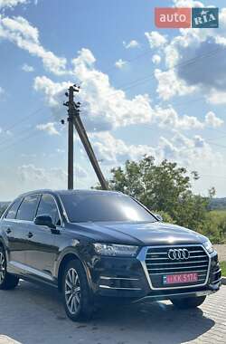 Позашляховик / Кросовер Audi Q7 2017 в 