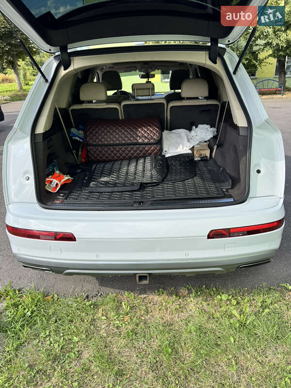 Позашляховик / Кросовер Audi Q7 2016 в Дрогобичі фото 15 Позашляховик / Кросовер Audi Q7 2016 в Дрогобичі