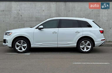 Позашляховик / Кросовер Audi Q7 2022 в 