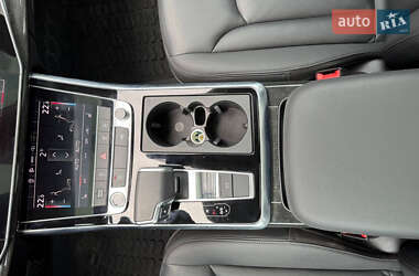 Позашляховик / Кросовер Audi Q7 2022 в 