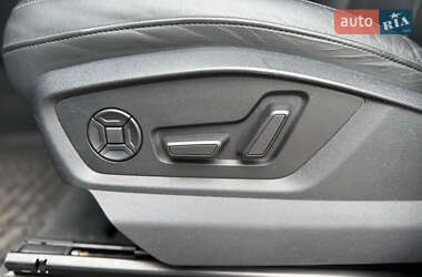 Позашляховик / Кросовер Audi Q7 2022 в 