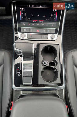 Позашляховик / Кросовер Audi Q7 2020 в 