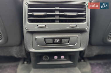 Позашляховик / Кросовер Audi Q7 2020 в 