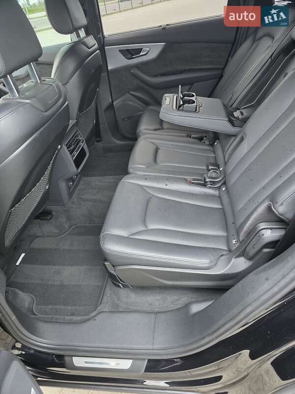 Позашляховик / Кросовер Audi Q7 2020 в Луцьку